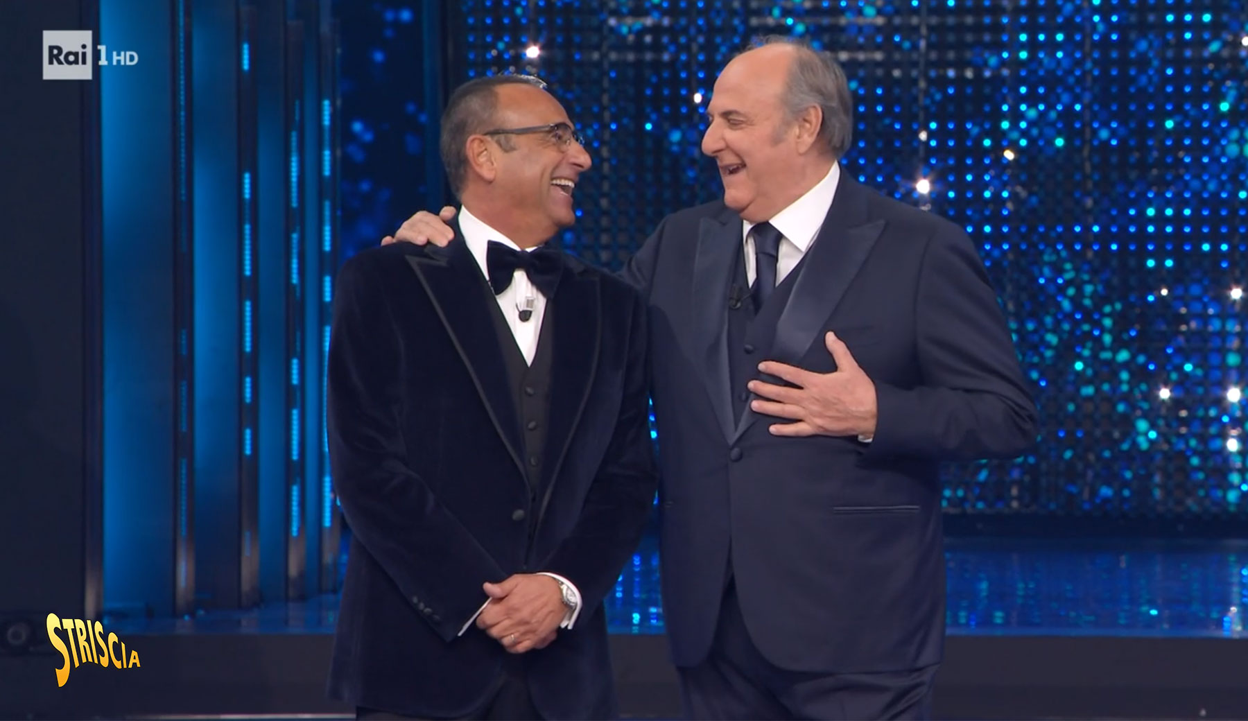 Le emozioni di Gerry Scotti a Sanremo 2025: debutta cantando e scherza su Rkomi senza maglietta della salute! E durante le prove piange per la canzone di Cristicchi e stupisce tutti con un pezzo di Bob Dylan
