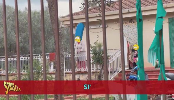 Stefania Petyx è a Palermo per occuparsi di alcune ville che, dopo essere state confiscate alla mafia, sono state occupate abusivamente