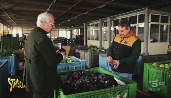 Rampello e gli agricoltori della centrale ortofrutticola di Tarquinia (Viterbo)