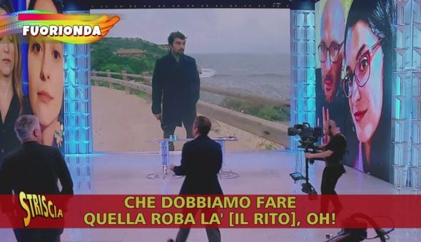 Fuorionda da Pomeriggio Cinque, Dario Maltese sparge il sale in studio: ecco il rito scaramantico