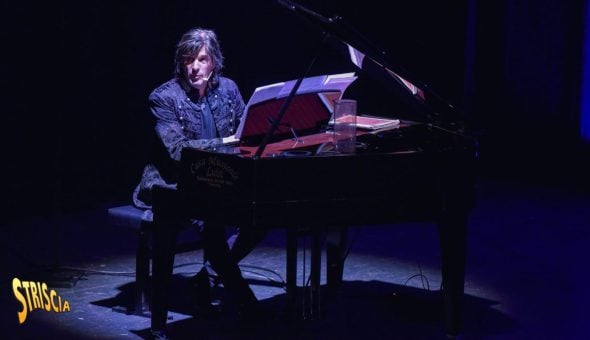 “Incantesimi. La musica non è mai stata così magica”. Il Mago Casanova suona al Piano City Milano domani alle ore 10