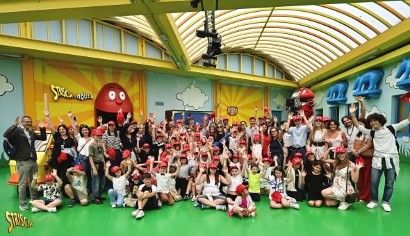Il video dell'Open Day a Striscia: Militello, Staffelli, il Mago Casanova e Vittoria Ricci accolgono i bambini