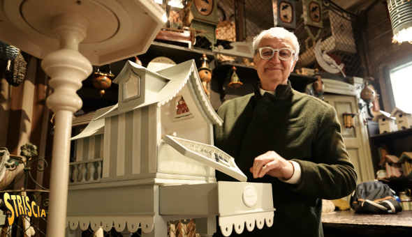 Davide Rampello e le voliere artistiche di Santarcangelo di Romagna. Oggi a Striscia