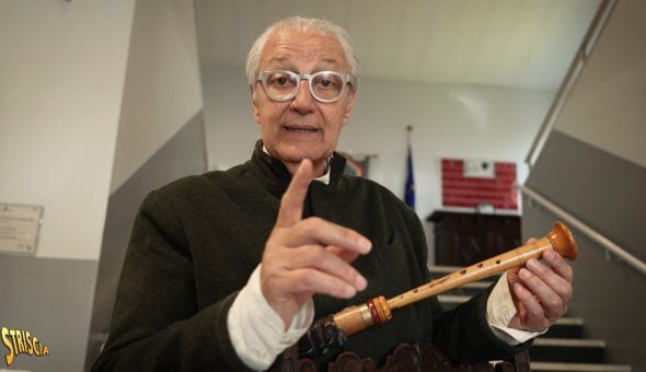 Davide Rampello e la musica del baghèt. Oggi a Striscia