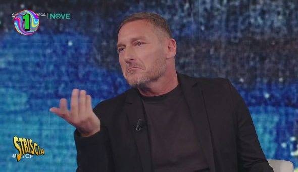 Gli squali che volevano mozzicare le mani a Totti e altre storie mostruose