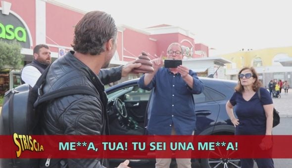 Auto-ironiche o aggressive: reazioni opposte alle Merdine di Brumotti, che difende i diritti dei disabili