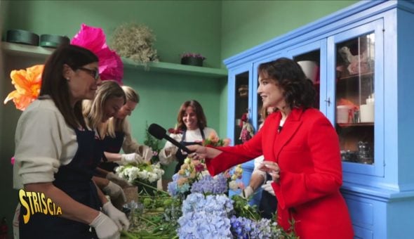 Baby botox e lifting per fiori destinati al macero! Quel riciclo che porta felicità dentro le Rsa