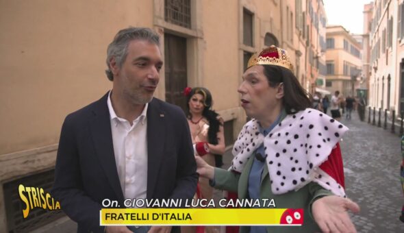 Elezioni amministrative, la ricetta della Zia Elly per vincere? Sobrietà e umiltà… sotto la corona dorata