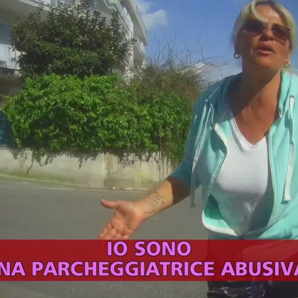 “4 Parcheggianti 2025”: chi si aggiudicherà il titolo di miglior posteggiatore abusivo di quest’edizione?