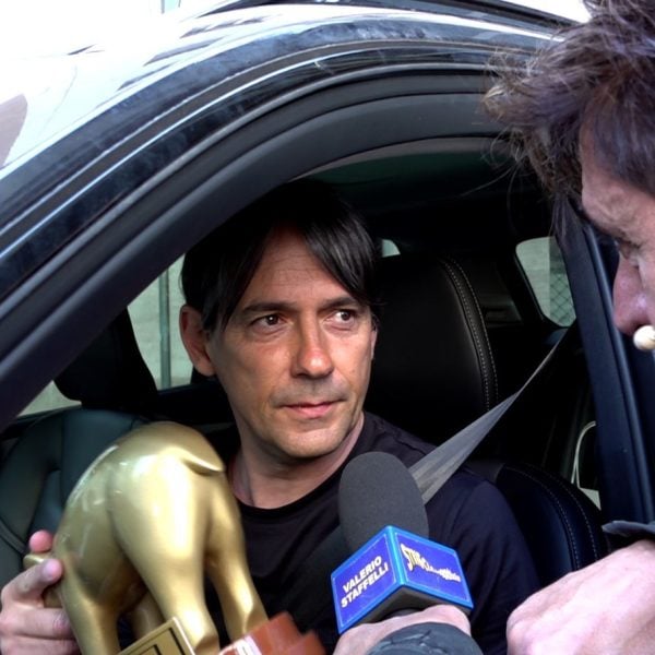 Tapiro d’oro a Simone Inzaghi dopo la conquista dello scudetto da parte del Napoli. Oggi a Striscia