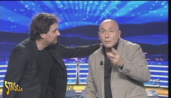 Auguri a Maurizio Battista, il comico ciociaro dall'ironia pungente