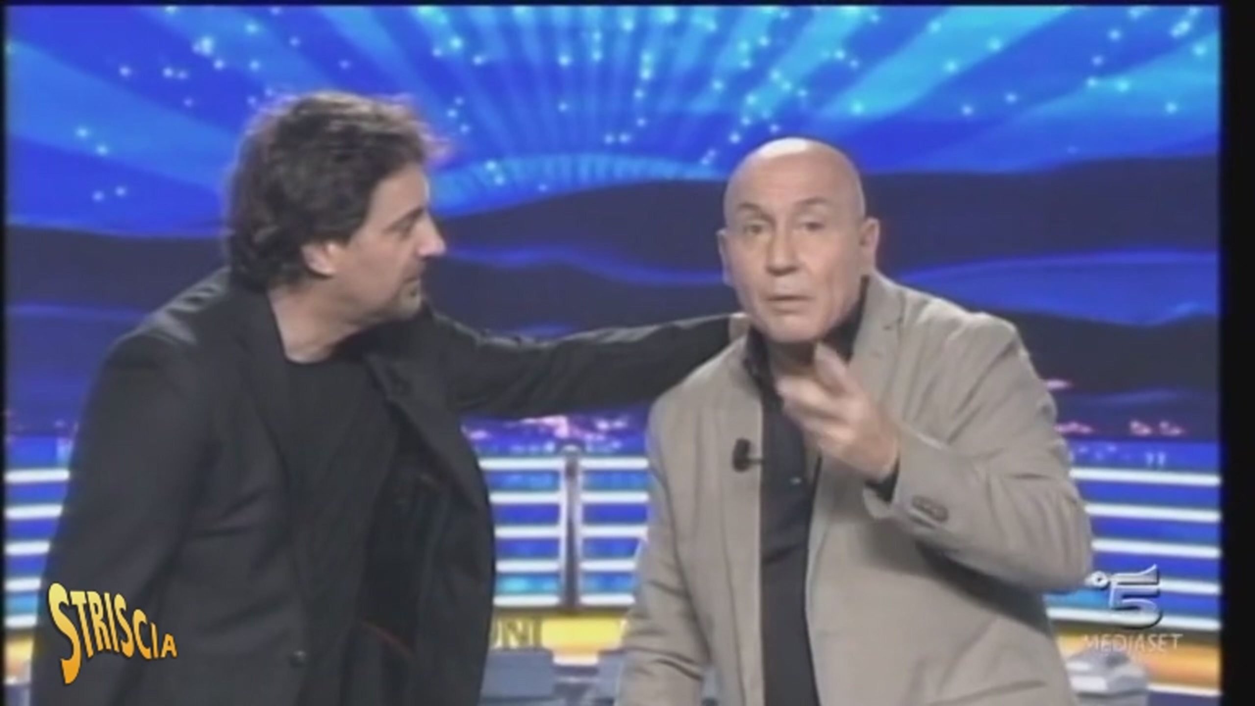 Auguri a Maurizio Battista, il comico ciociaro dall’ironia pungente