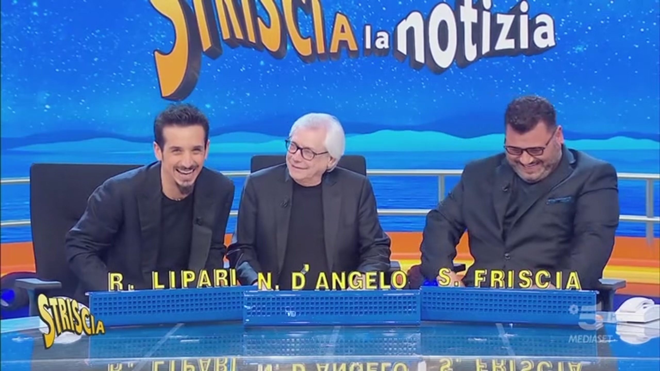 Tanti auguri a Nino D’Angelo, la voce di Napoli con il look da urlo