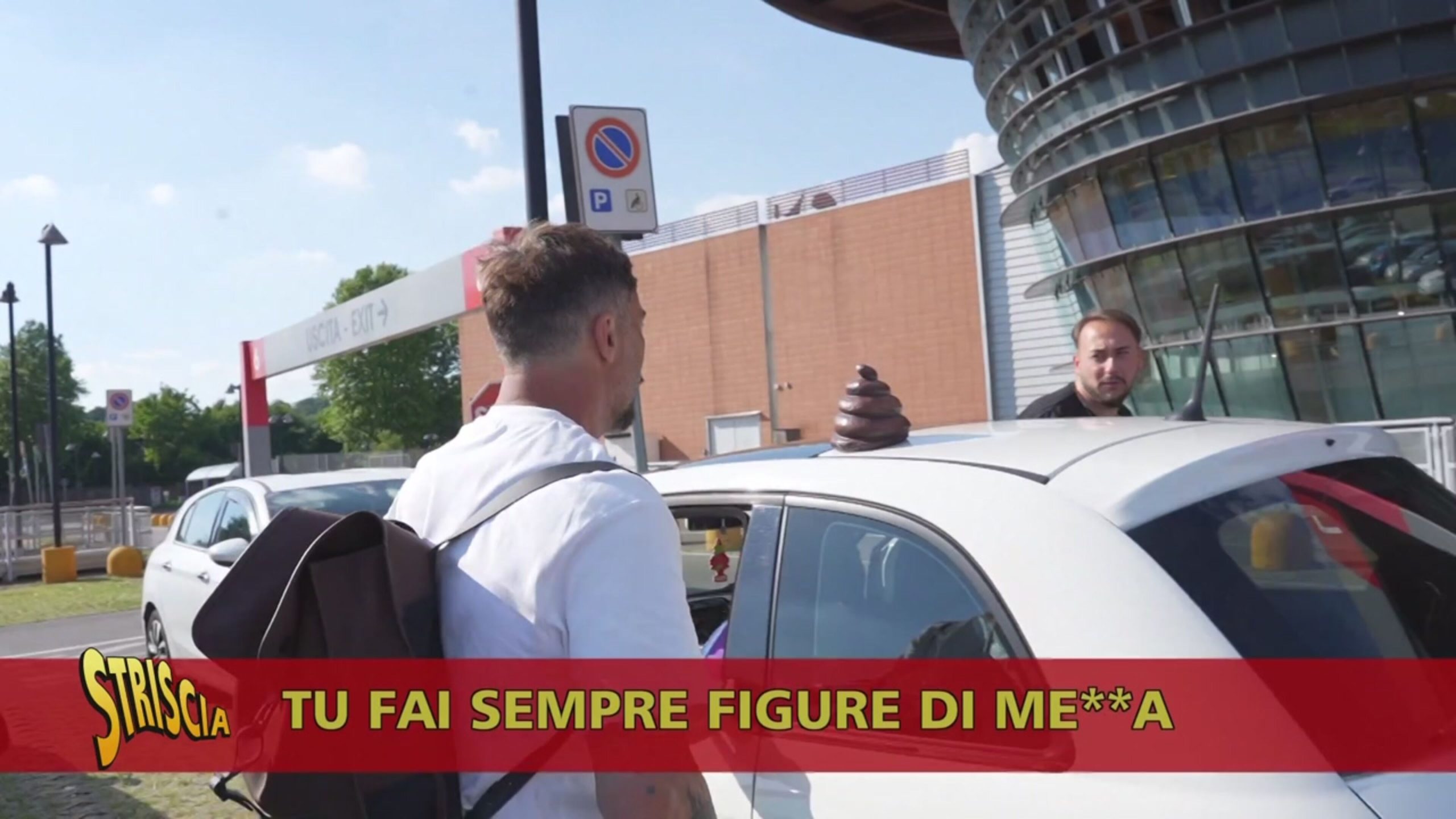 «La metto qui solo 5 minuti»: la scusa universale di chi usurpa i parcheggi disabili