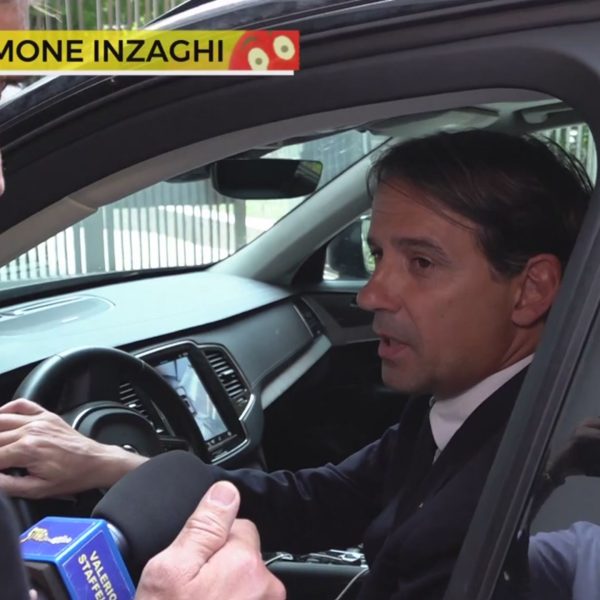 Tapiro d’oro extra large a Simone Inzaghi dopo la sconfitta dei nerazzurri in finale di Champions