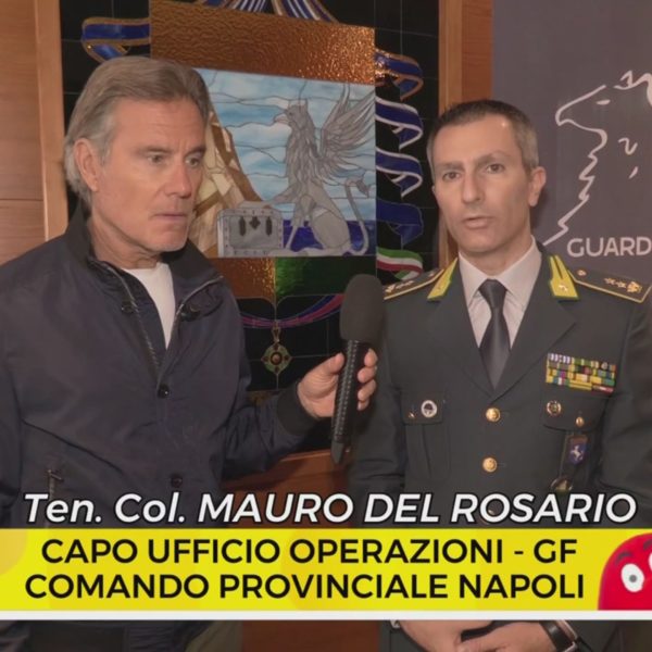 Napoli, gli scontrini latitano proprio al bar della dogana. Dopo Striscia, arriva l’intervento della GdF