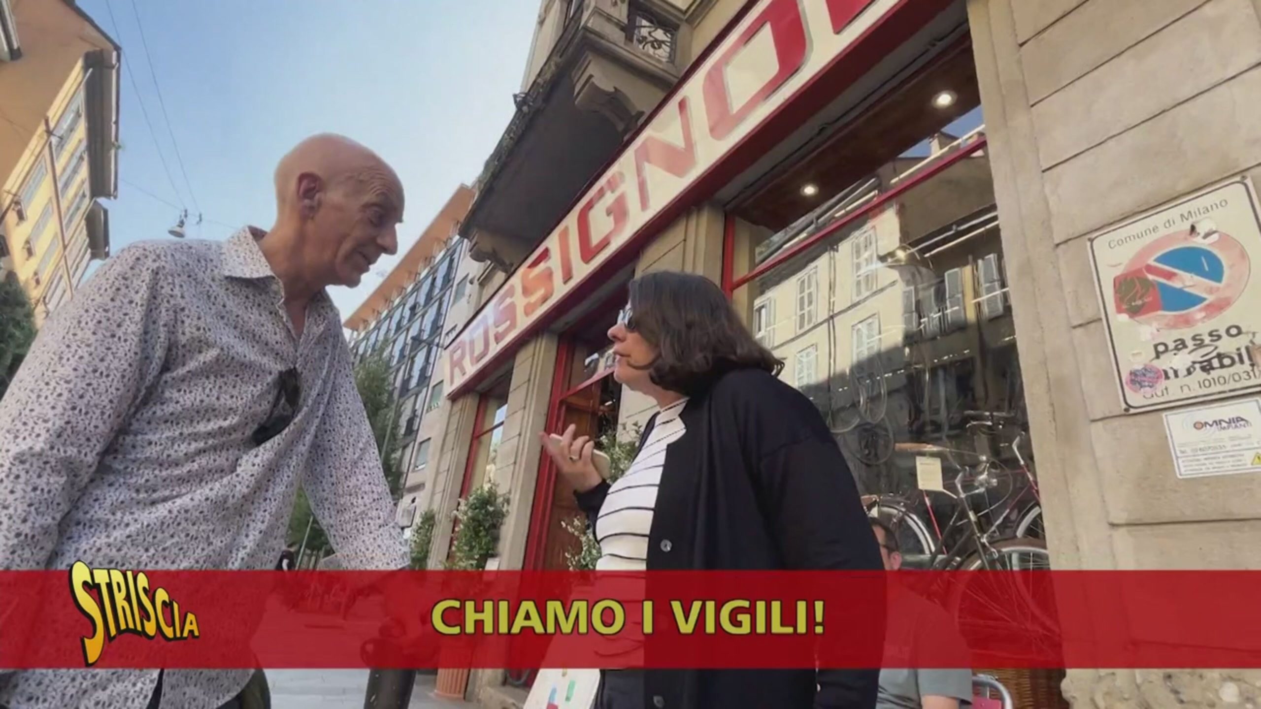 Nuovo esperimento sociale di Valerio Staffelli: come reagisce la gente davanti all’abbandono di un cane?