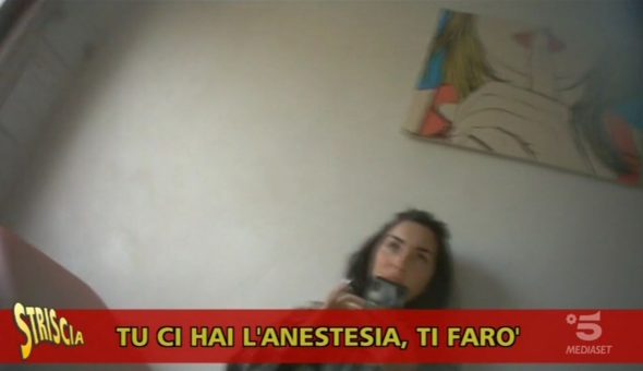 Villaricca, la pseudo chirurga estetica abusiva aveva la terza media: se n'era occupato Luca Abete per Striscia la notizia. Sequestrato lo studio, denunciata la 35enne