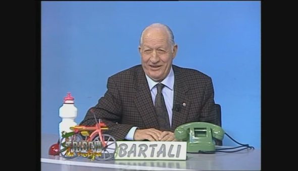 Gino Bartali, il video del grande campione che conduce Striscia la notizia