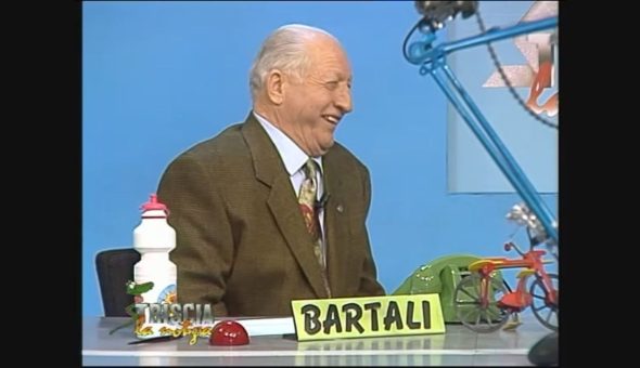 Storie di campioni, perché Bartali aveva la voce roca? Super Gino lo racconta a Striscia...