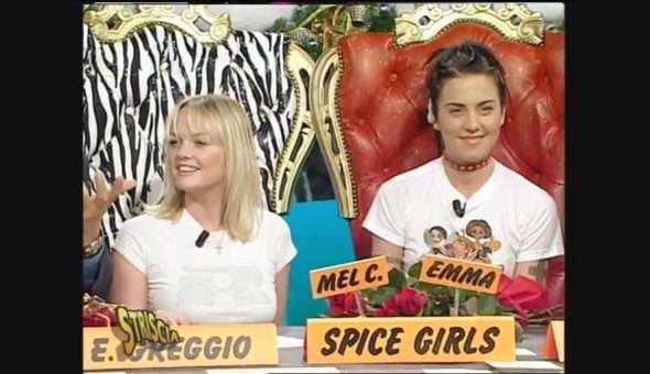 Spice Girls negli anni Novanta: vi ricordate Emma e Mel C ospiti al bancone di Striscia?