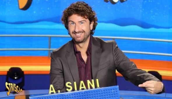 Buon compleanno Alessandro Siani: 50 anni di talento e comicità made in Naples