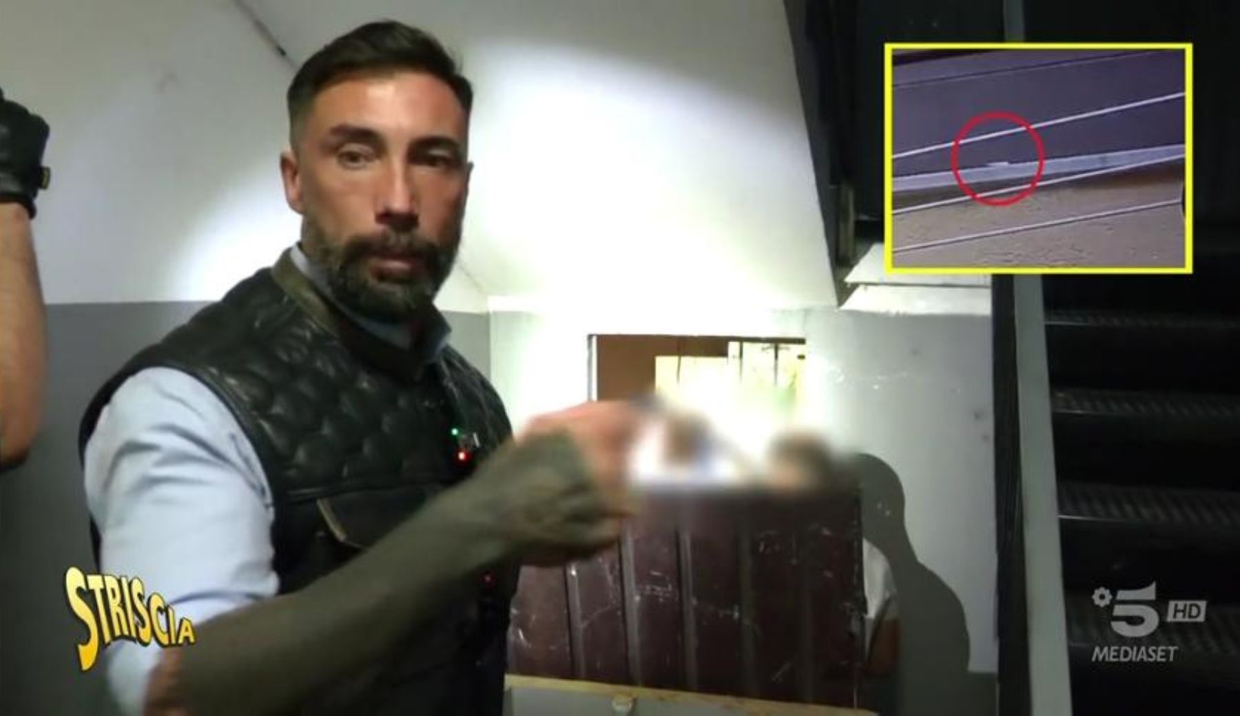 Caivano, proiettile minatorio a don Patriciello. Brumotti documentò lo spaccio nel quartiere