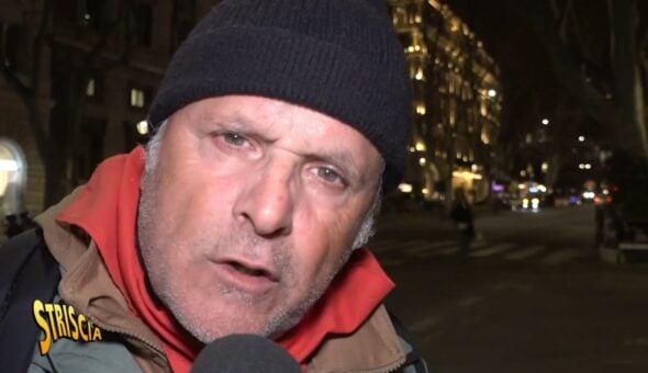 L’Italia è davvero il Paese dei complotti? Enrico Lucci lo chiede ai vip