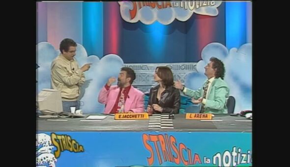Ligas a Striscia con il pugile Damiani, che fa un occhio nero a Iacchetti e uno ad Arena!