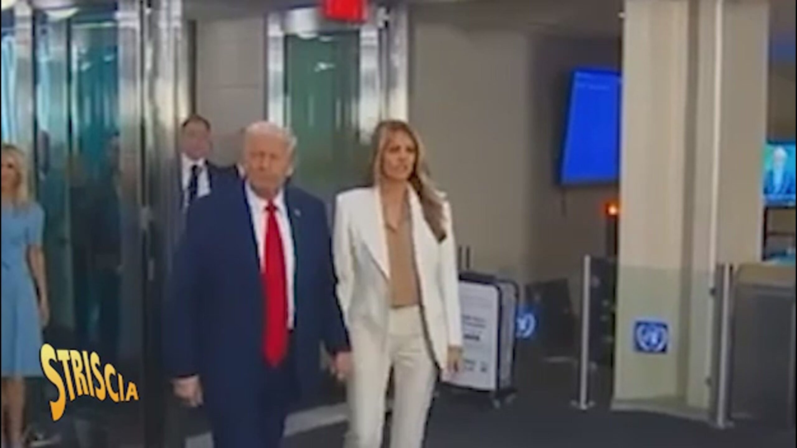 Trump arriva all’Onu e… le scale mobili si inceppano