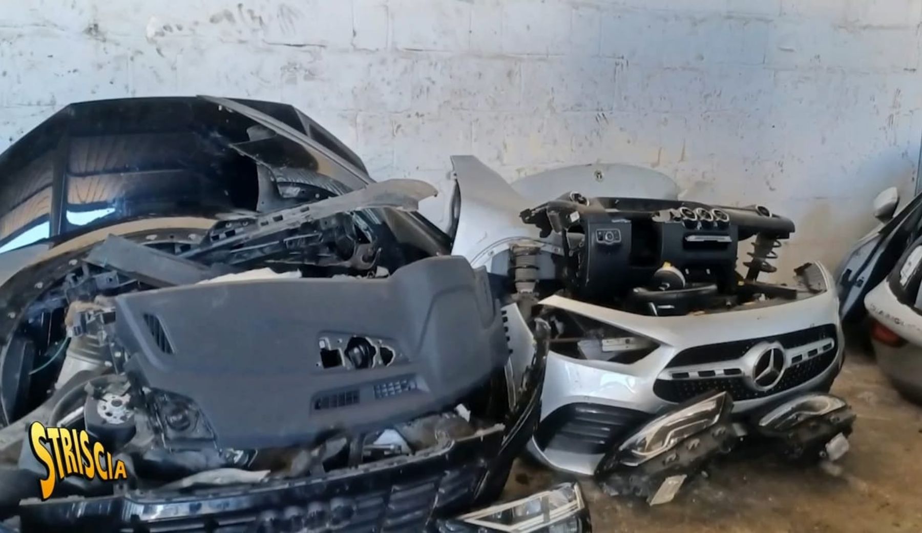 Auto rubate e cannibalizzate: il preoccupante fenomeno di cui si è occupata Striscia