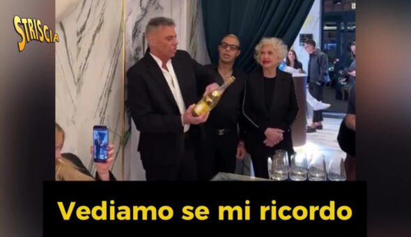 Davide Lacerenza festeggia il compleanno sui social: sciabolate con champagne e carte di credito in bella vista