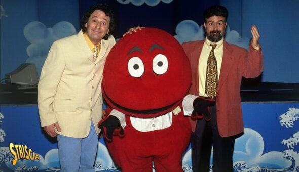 Auguri a Lello Arena: 72 anni di comicità e… un pizzico di Striscia!