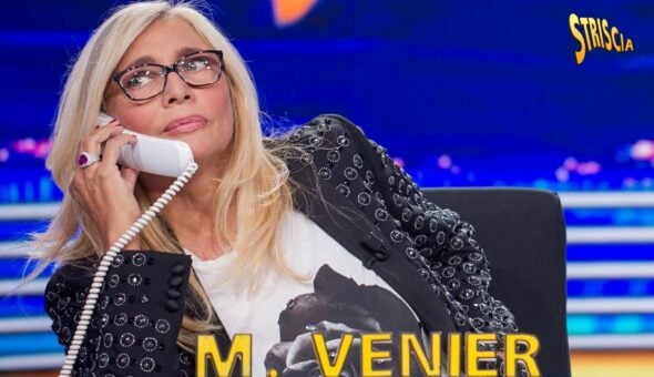 Tanti auguri a Mara Venier! La “zia d’Italia” che ha conquistato anche Striscia
