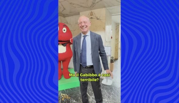Il ministro Adolfo Urso è terrorizzato dal Gabibbo