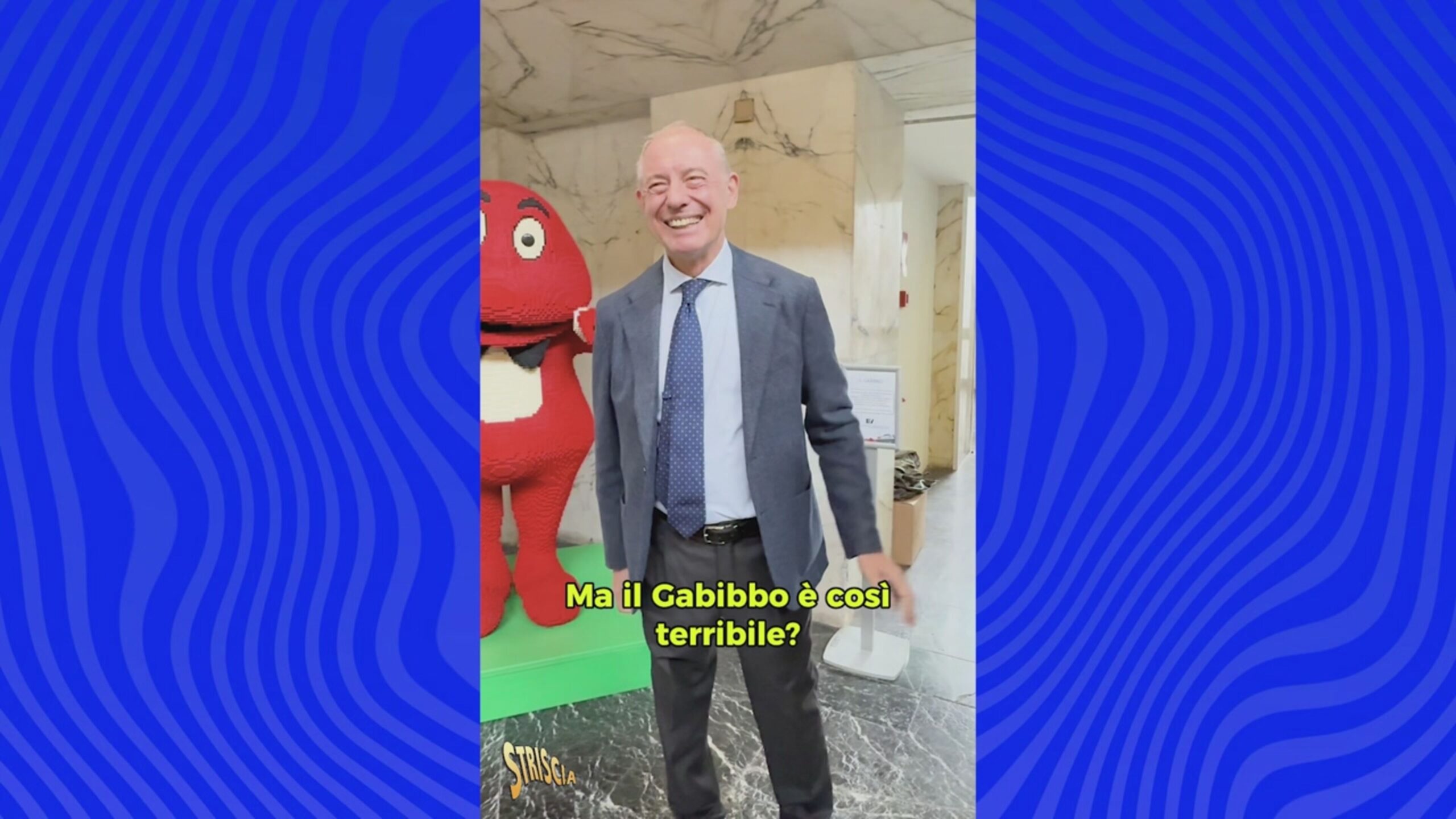 Il ministro Adolfo Urso è terrorizzato dal Gabibbo