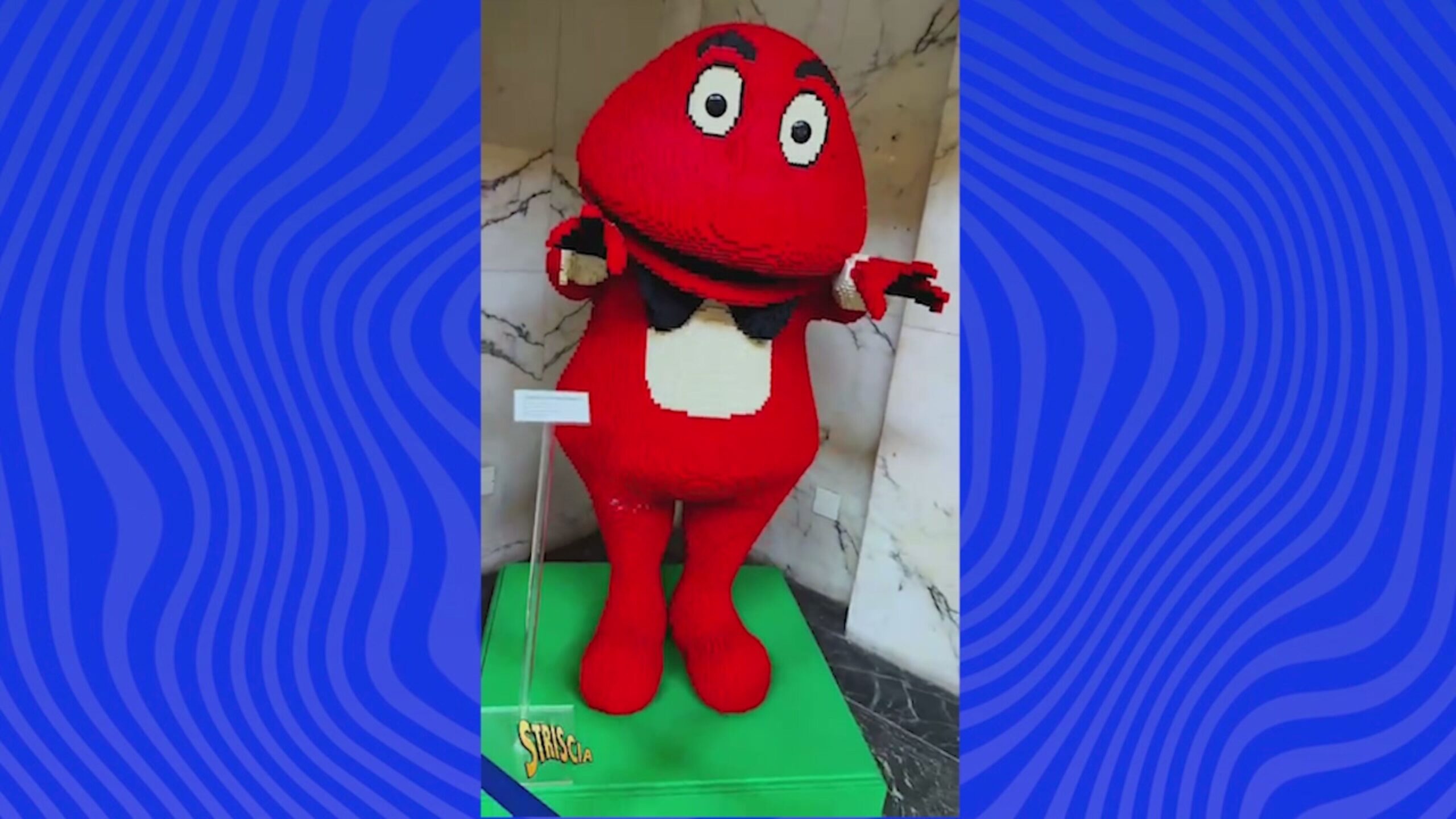 Folla di bambini tra i visitatori per il Gabibbo di Lego all’Italy Brick Expo di Roma