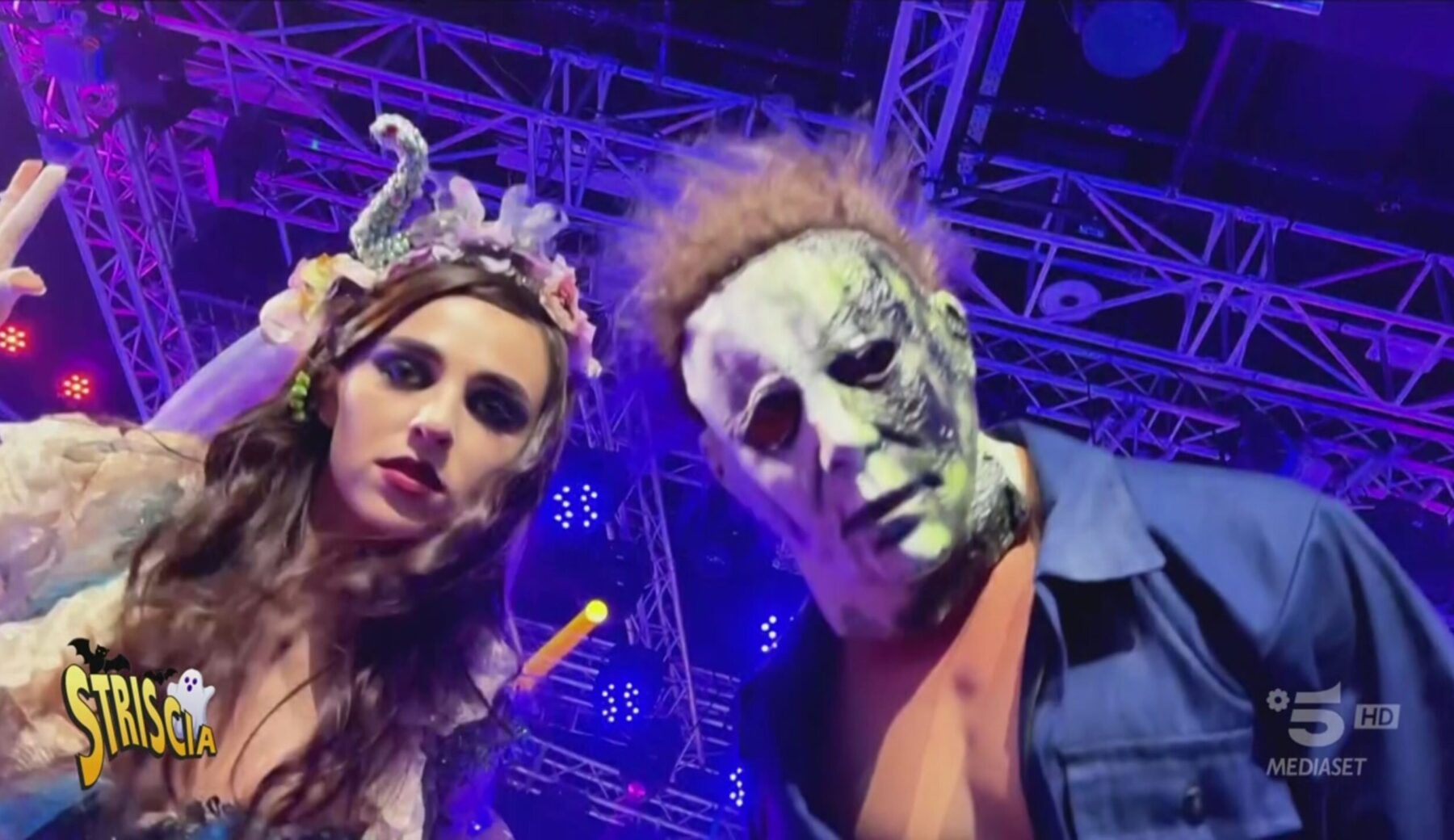 Dolcetto o stacchetto? Fatevi incantare da tutti gli stacchetti di Halloween delle nostre meravigliose Veline. Ps: Scovate il Velino