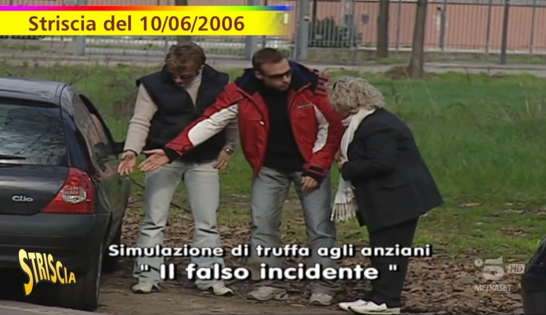 La “truffa dello specchietto” colpisce ancora: i servizi di Striscia
