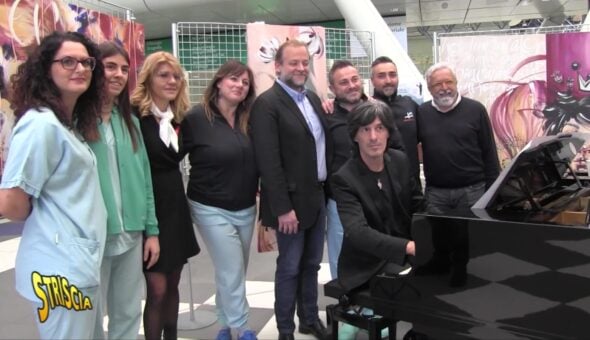 Antonio Casanova suona per otto ore al Morgagni-Pierantoni di Forlì a sostegno del progetto di umanizzazione della Terapia Intensiva