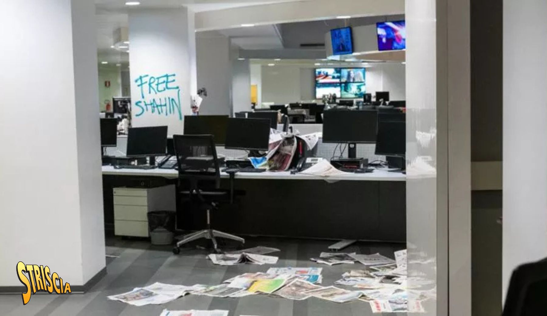 Assaltata la redazione de La Stampa: la solidarietà di Striscia