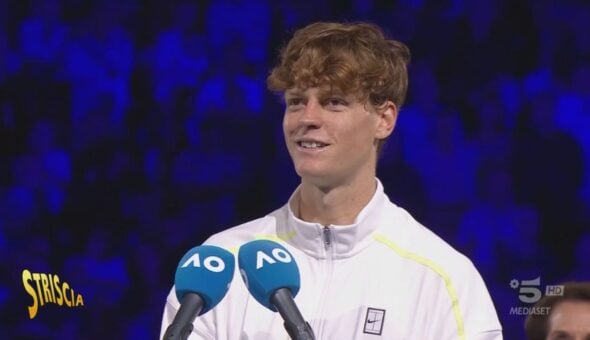 Sinner vola in semifinale alle Atp Finals di Torino e sfida De Minaur