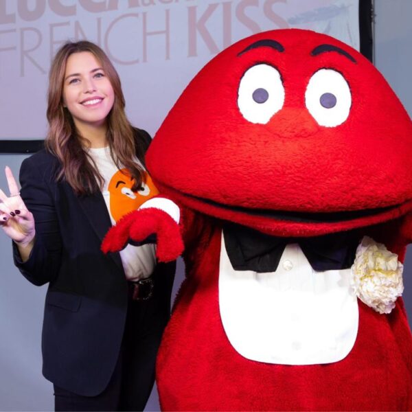 Vittoria Ricci su La Nazione: «La forza del Gabibbo: essere ancora il giornalista più credibile d’Italia. Un’icona senza tempo»