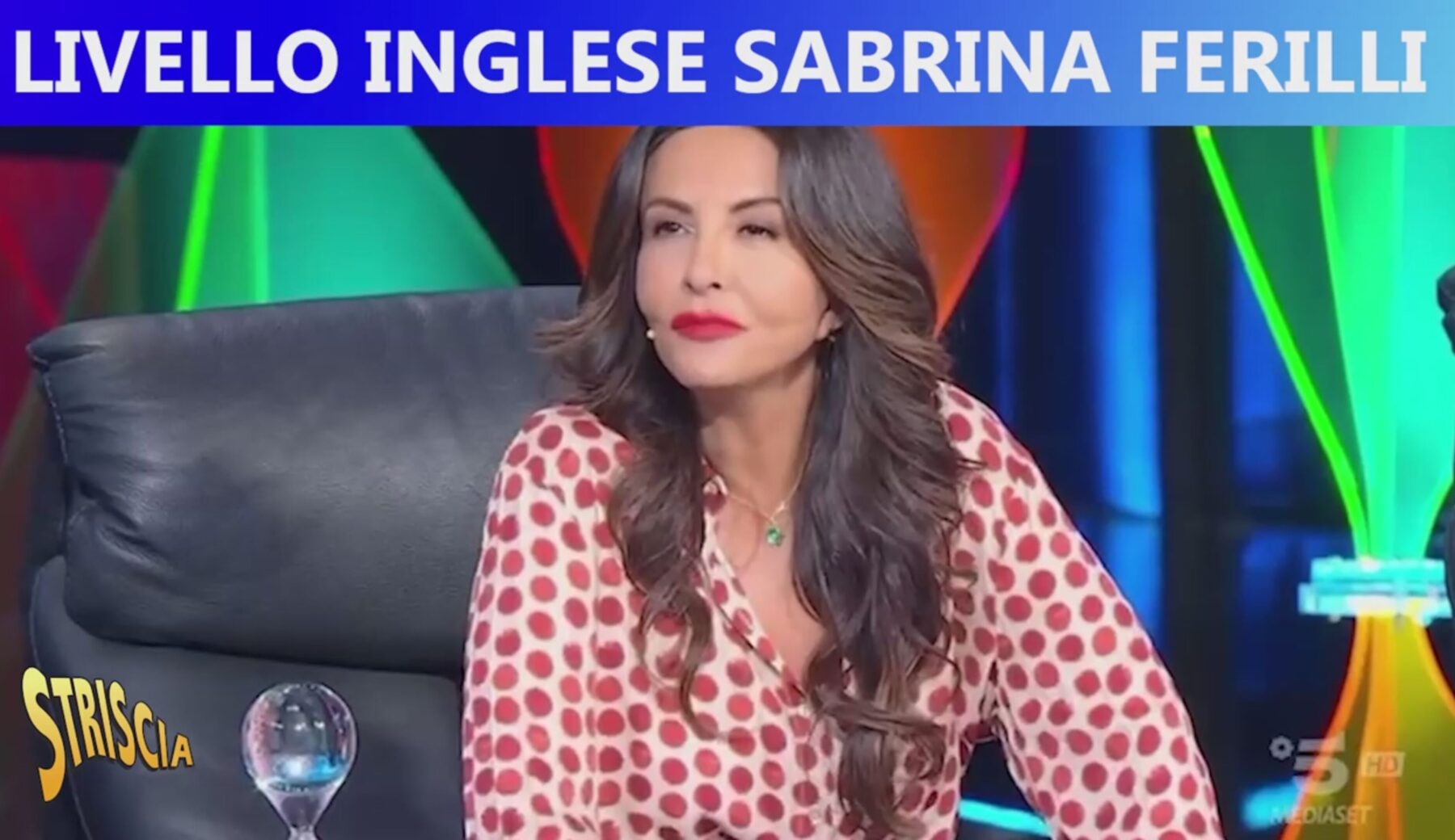 Tu sì que vales: De Filippi scherza sul livello di inglese della Ferilli