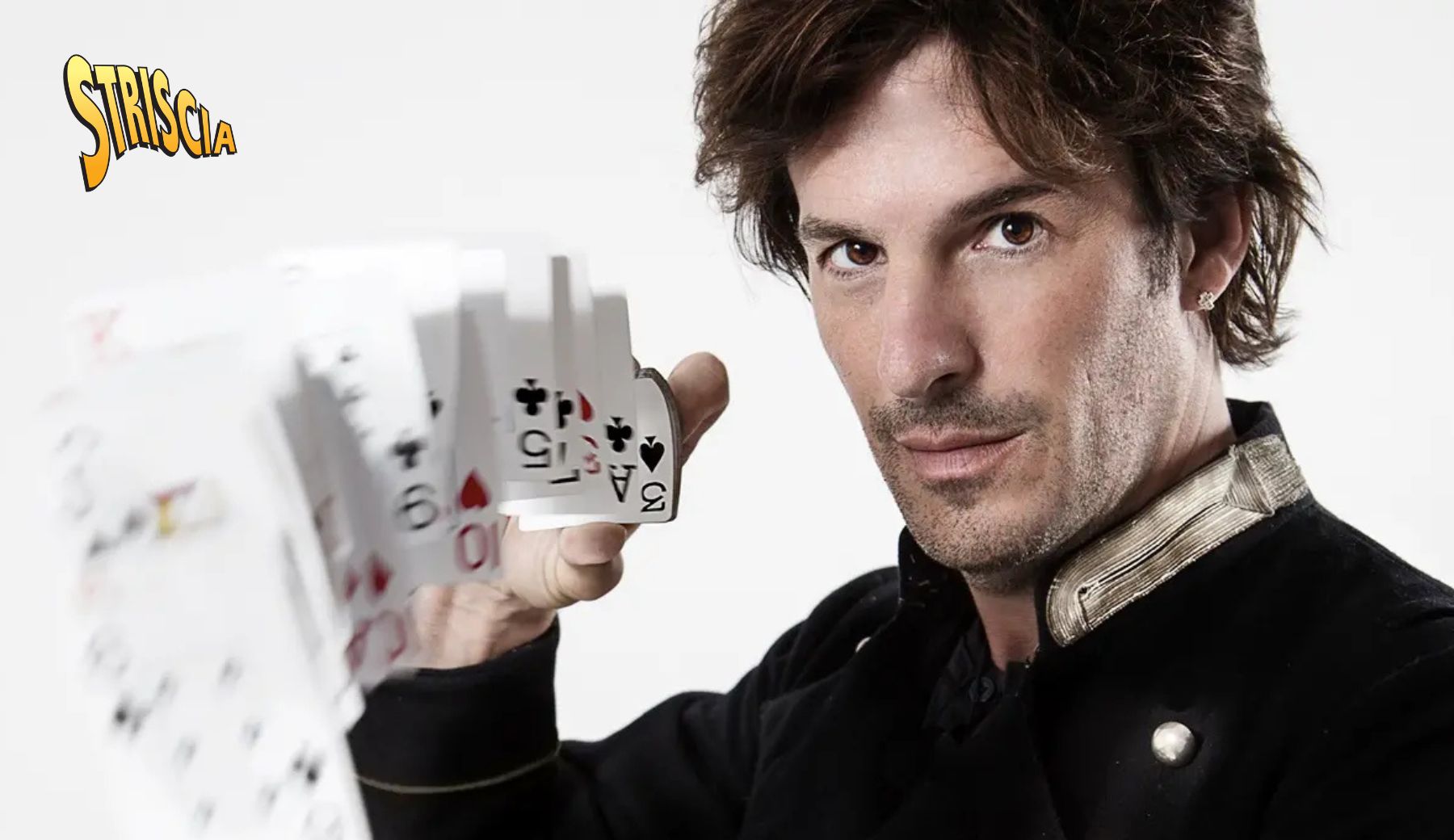 Il Mago Casanova svela i suoi trucchi nel nuovo format “I Segreti della Magia”