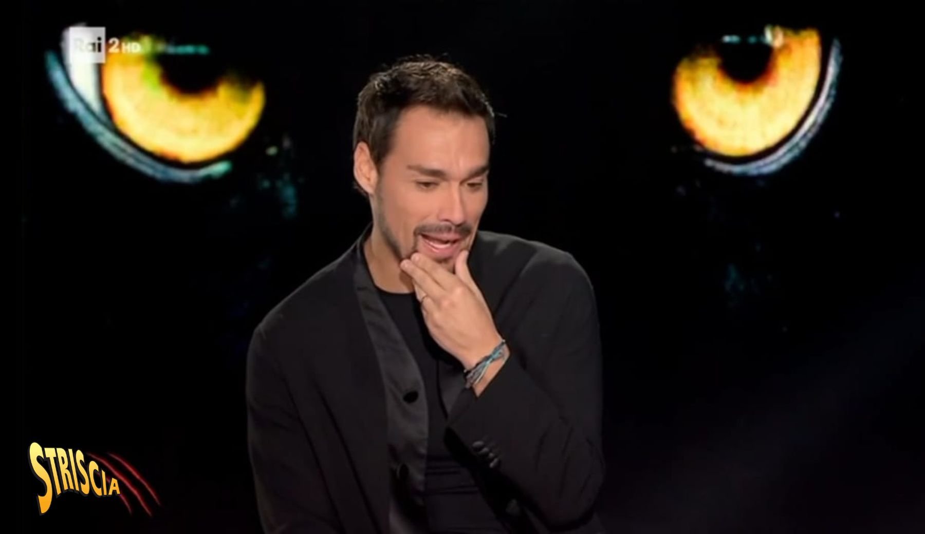 Fagnani spiazza Fognini: imbarazzo e arrampicate in studio per Bukowski