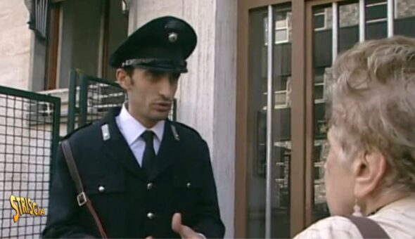 Maxi truffa agli anziani a Milano: 21 arresti per il trucco del “falso carabiniere”. Striscia aveva già lanciato l’allarme