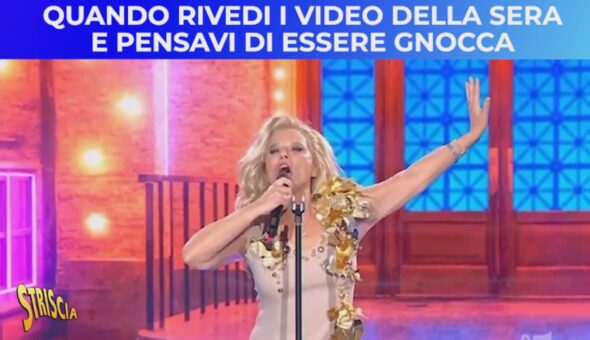 Maria De Filippi in versione Anna Oxa