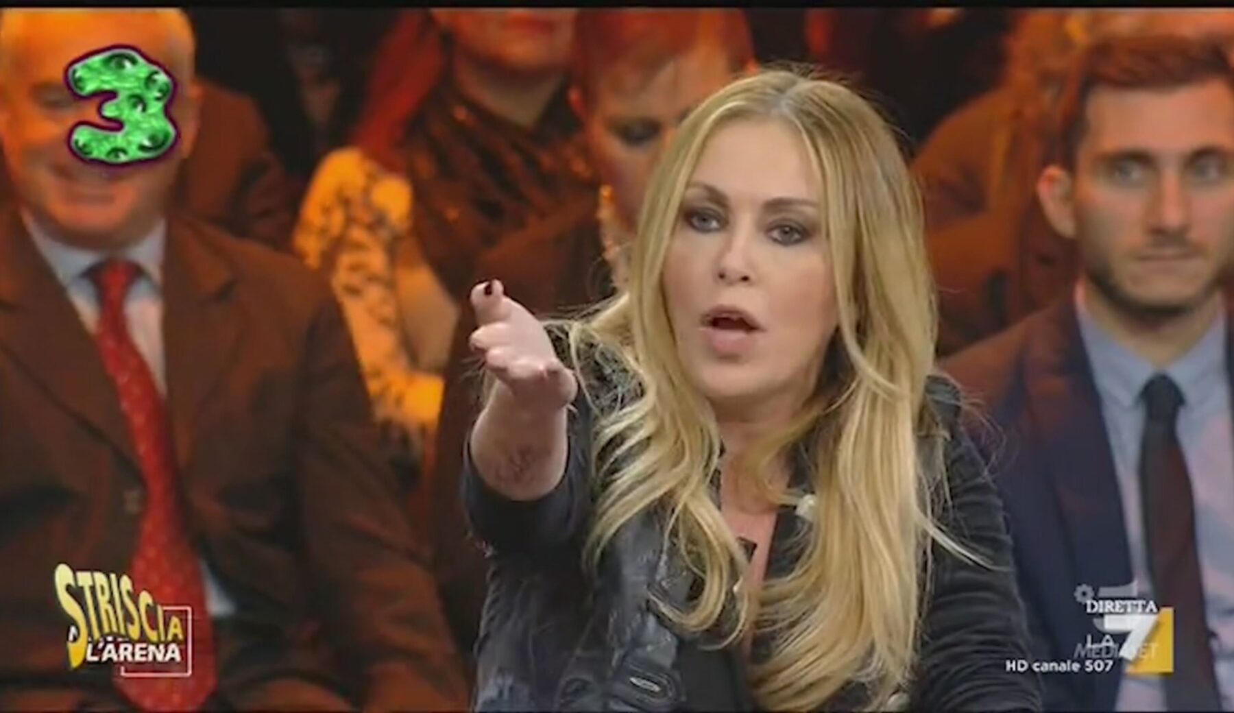 Roberta Bruzzone lascia il programma “Ore 14” dopo lo scontro con Milo Infante