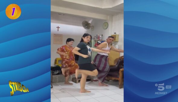 Il ballo della motosega, Iva e Katia a luci rosse e altre chicche a I Nuovi Mostri